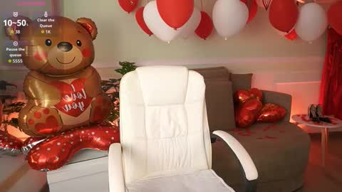 Emily Turner  online show from 02.18.26