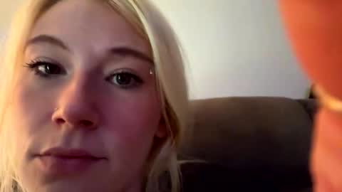 Snapshot of emilywarren296 chatting on 10.18.25 emilywarren296 online show from 10.18.25