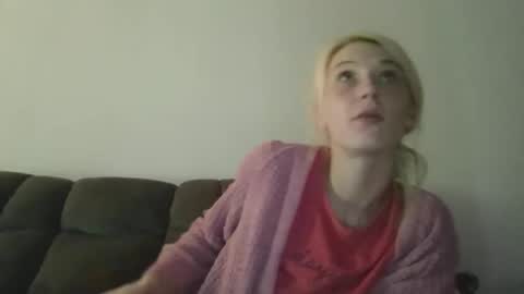 Snapshot of emilywarren296 chatting on 10.20.25 emilywarren296 online show from 10.20.25