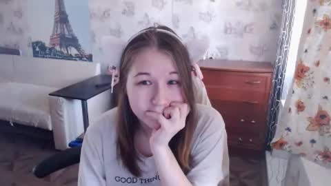Snapshot of emilyway chatting on 02.07.25 emilyway online show from 02.07.25