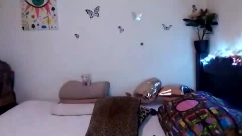 Snapshot of emilywhitee_ chatting on 12.13.24 Valentina independent model online show from 12.13.24