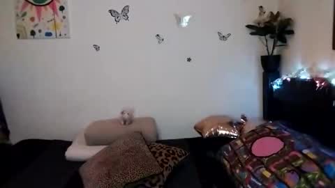 Snapshot of emilywhitee_ chatting on 12.23.24 Valentina independent model online show from 12.23.24