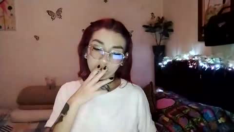 Snapshot of emilywhitee_ chatting on 02.06.25 Valentina independent model online show from 02.06.25
