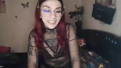 Snapshot of emilywhitee_ chatting on 02.26.26 Valentina independent model online show from 02.26.26