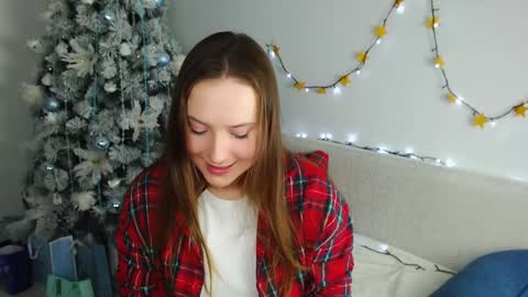 Snapshot of emilyxgrasez chatting on 01.04.25 Emily online show from 01.04.25