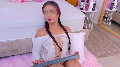 Snapshot of emilyy_bank chatting on 03.13.26 Emily Bank online show from 03.13.26