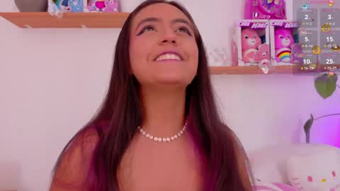 Snapshot of emilyy_bank chatting on 04.06.26 Emily Bank online show from 04.06.26