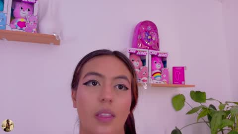 Snapshot of emilyy_bank chatting on 04.10.26 Emily Bank online show from 04.10.26