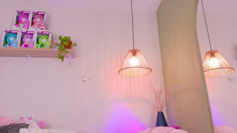Snapshot of emilyy_bank chatting on 04.27.26 Emily Bank online show from 04.27.26