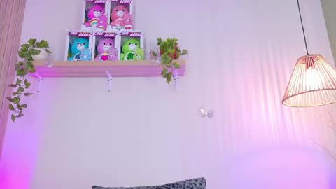 Snapshot of emilyy_bank chatting on 04.30.26 Emily Bank online show from 04.30.26