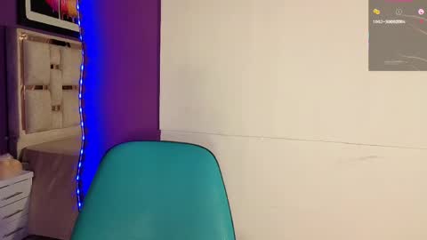 Snapshot of emilyy_cooperr chatting on 06.01.26 emilyy_cooperr online show from 06.01.26