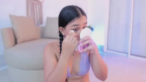 emilyy_kim online show from 04.13.26