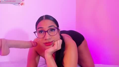 Snapshot of emilyy_walker chatting on 05.06.26 emilyy_walker online show from 05.06.26