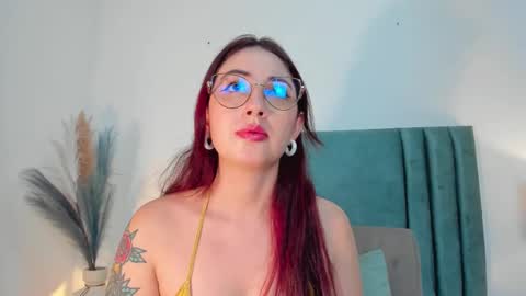 Emilyy Watson online show from 02.25.25