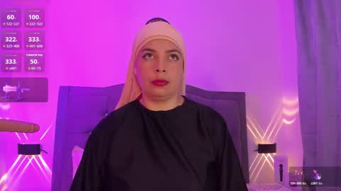 Snapshot of emira199 chatting on 10.08.25 emira199 online show from 10.08.25