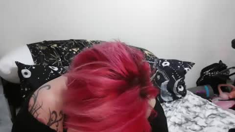 Snapshot of emma4269 chatting on 01.01.25 emma lotacurves online show from 01.01.25