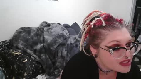 Snapshot of emma4269 chatting on 01.12.25 emma lotacurves online show from 01.12.25