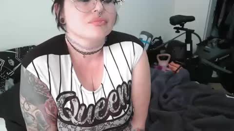 Snapshot of emma4269 chatting on 01.19.25 emma lotacurves online show from 01.19.25