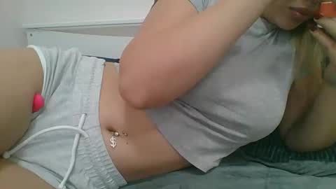 emma_991 online show from 11.23.25