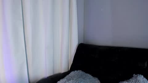 emma__hills_ online show from 09.10.25