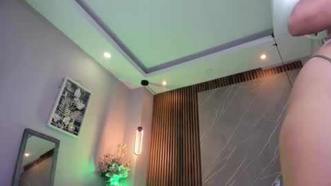 Snapshot of emma__rose1 chatting on 11.15.25 emma__rose1 online show from 11.15.25