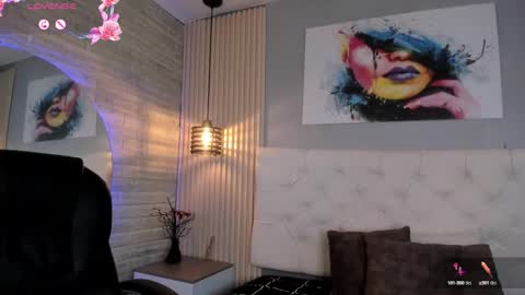 Snapshot of emma__smith01 chatting on 09.12.25 Emma online show from 09.12.25