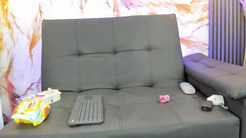 Snapshot of emma_angel_04 chatting on 05.12.26 emma_angel_04 online show from 05.12.26