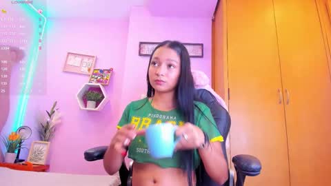 Snapshot of emma_anturin chatting on 10.20.25 Emma Anturin online show from 10.20.25