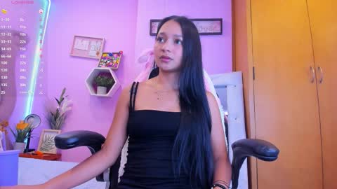 Snapshot of emma_anturin chatting on 10.22.25 Emma Anturin online show from 10.22.25