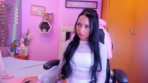 Snapshot of emma_anturin chatting on 10.29.25 Emma Anturin online show from 10.29.25