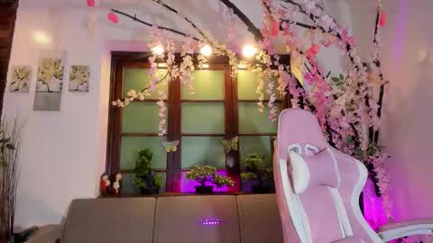 Snapshot of emma_ayala chatting on 11.12.25 emma_ayala online show from 11.12.25