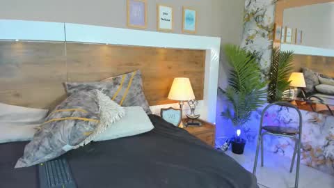 Emma  online show from 02.13.25