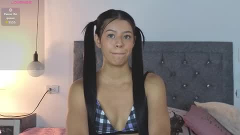 Snapshot of emma_blake__ chatting on 09.17.25 Emma online show from 09.17.25