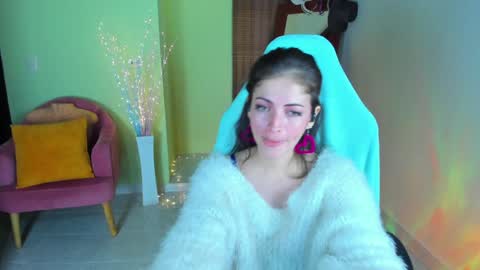 Snapshot of emma_blanco chatting on 01.14.25 Emma online show from 01.14.25