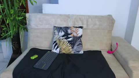 Snapshot of emma_blue_ chatting on 05.10.26 Emma Blue modelo independiente online show from 05.10.26