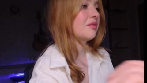 Snapshot of emma_blush69 chatting on 05.20.26 Emma and July online show from 05.20.26