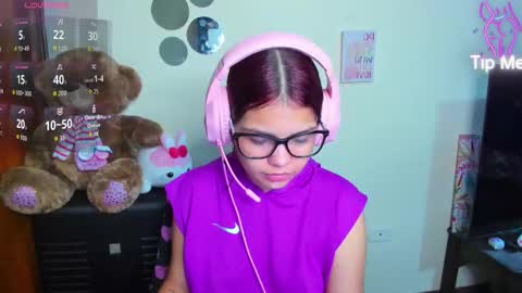 Snapshot of emma_boo_ chatting on 03.08.26 emma_boo_ online show from 03.08.26