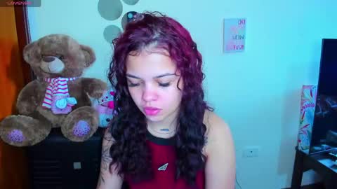 Snapshot of emma_boo_ chatting on 04.11.26 emma_boo_ online show from 04.11.26