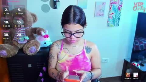 Snapshot of emma_boo_ chatting on 05.21.26 emma_boo_ online show from 05.21.26