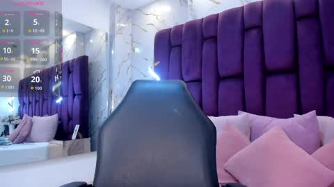 Snapshot of emma_carterr1 chatting on 05.31.26 pau online show from 05.31.26