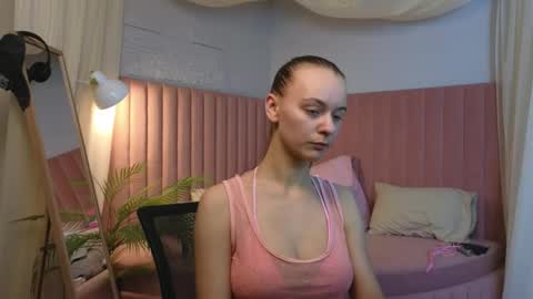 Snapshot of emma_chaser chatting on 04.27.26 emma_chaser online show from 04.27.26