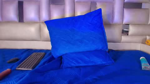 Snapshot of emma_curvy1 chatting on 02.28.25 Emma online show from 02.28.25