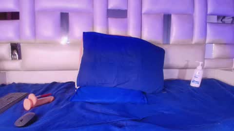 Snapshot of emma_curvy1 chatting on 03.08.25 Emma online show from 03.08.25