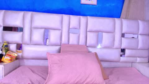 Snapshot of emma_curvy1 chatting on 09.23.25 Emma online show from 09.23.25