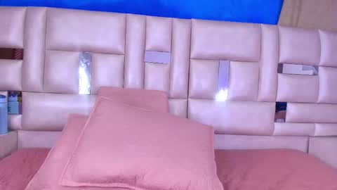 Snapshot of emma_curvy1 chatting on 09.25.25 Emma online show from 09.25.25