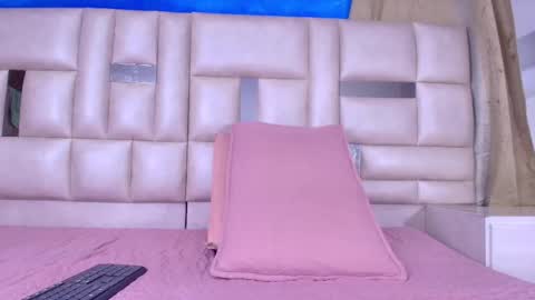 Snapshot of emma_curvy1 chatting on 10.02.25 Emma online show from 10.02.25