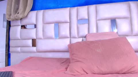 Snapshot of emma_curvy1 chatting on 10.07.25 Emma online show from 10.07.25