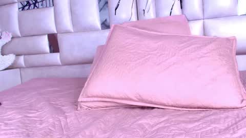 Snapshot of emma_curvy1 chatting on 10.23.25 Emma online show from 10.23.25