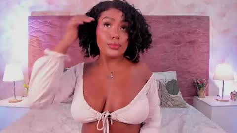Snapshot of emma_dancer chatting on 06.18.26 emma online show from 06.18.26