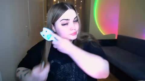 Snapshot of emma_dorn chatting on 06.22.26 Eva online show from 06.22.26